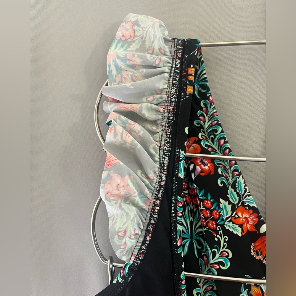 Jessica Simpson Size M - Picture 3 of 5